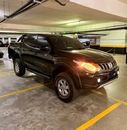 MITSUBISHI L200 TRITON 2.4 16V TURBO DIESEL SPORT GLS CD 4P 4X4 AUTOMÁTICO